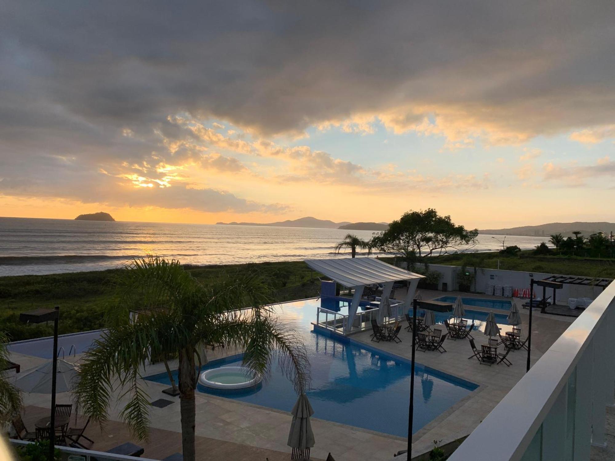 Bali Beach Home Club Rogga Beira Mar - Balneario Piçarras Kültér fotó